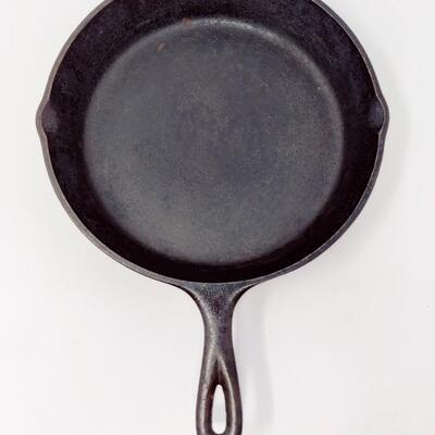 LODGE CAST IRON SKILLET 8SK MADE IN USA D2 W/ LID