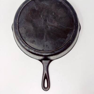 LODGE CAST IRON SKILLET 8SK MADE IN USA D2 W/ LID