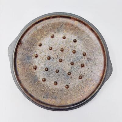 CRACKER BARREL MEDIUM CAST IRON SKILLET W/ LID