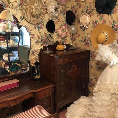 Vintage Vanity w/Mirror w/Chair and Matching Highboy Set