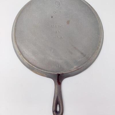 VINTAGE LODGE CAST IRON ROUND GRIDDLE 9 OG MADE IN USA