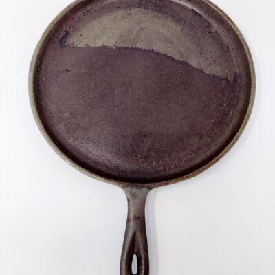 VINTAGE LODGE CAST IRON ROUND GRIDDLE 9 OG MADE IN USA