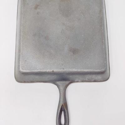 LODGE SQUARE CAST IRON SKILLET 8 SQSK MADE IN USA D2