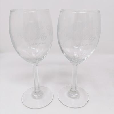 NAPA VALLEY WINE CROCK W/ 4 WINE GLASSES