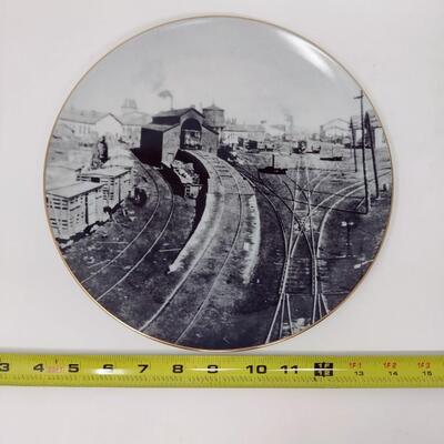 BNSF RAILWAY "TOPEKA SHOPS 1880S" COLLECTIBLE PLATE