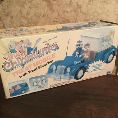 Chipmonks Treat Mobile w/Box
