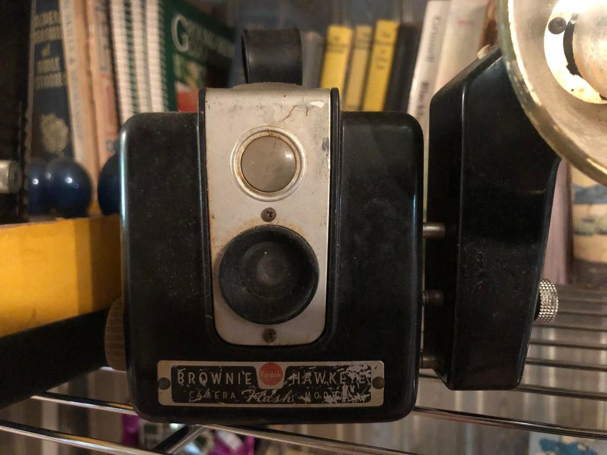 Vintage Lot Kodak Cameras w/Flash Bulbs in Box