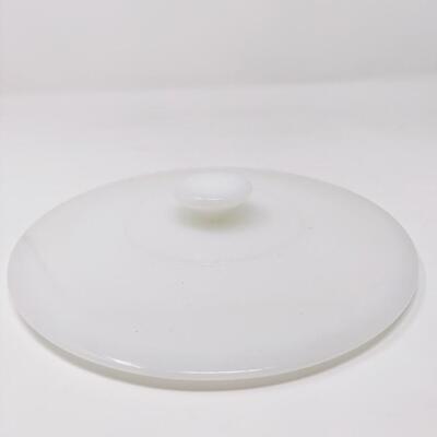 FIRE KING PEACH LUSTER ROUND CASSEROLE W/ LID