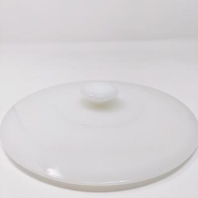 FIRE KING PEACH LUSTER ROUND CASSEROLE W/ LID