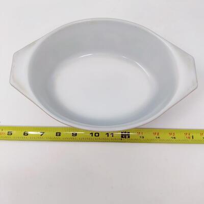 VINTAGE PYREX BROWN EARLY AMERICAN OVAL CASSEROLE