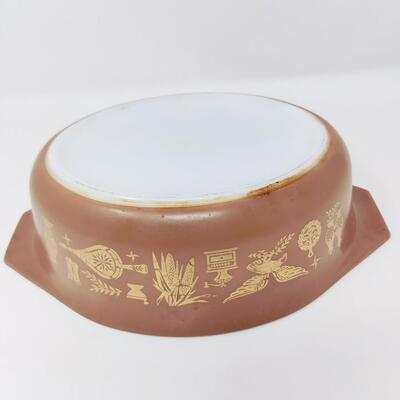 VINTAGE PYREX BROWN EARLY AMERICAN OVAL CASSEROLE