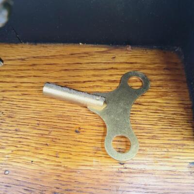ANTIQUE WM GILBERT ARMY #42 MANTLE CLOCK