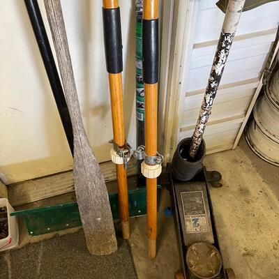 FS85 Shovel, oars, 2 ton jack, work bib etc.