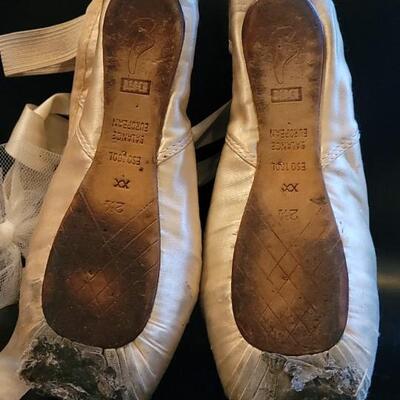 Lot 29: Vintage BALANCE EUROPEAN Ballerina Shoes