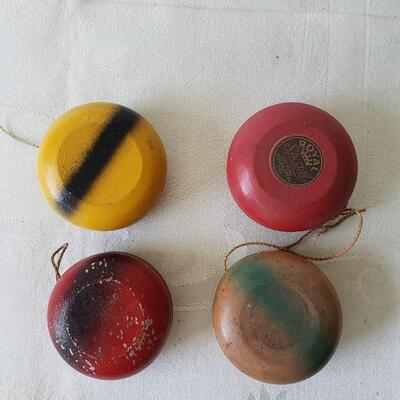 4 vintage wooden yoyos Royal Special