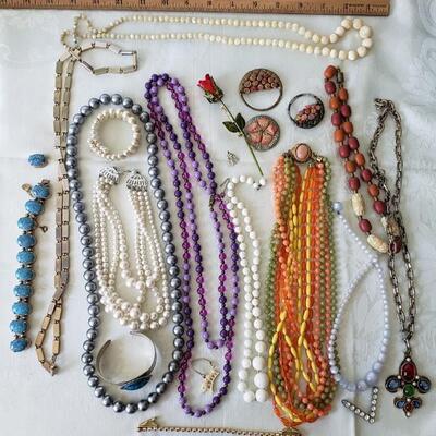 Vintage jewelry Lot