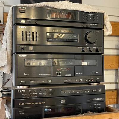 FS67 Sony five disc changer, receiver, CDâ€™sâ€™s, needs to be removed speaker wire not included