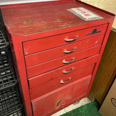 FS19-Tool chest and mechanics creeper