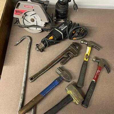 FS10-Tools, hammers, circular saw, sander etc.