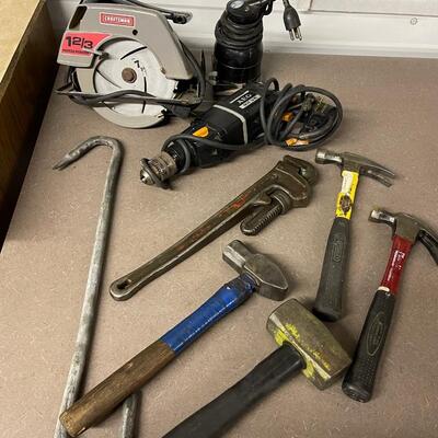 FS10-Tools, hammers, circular saw, sander etc.