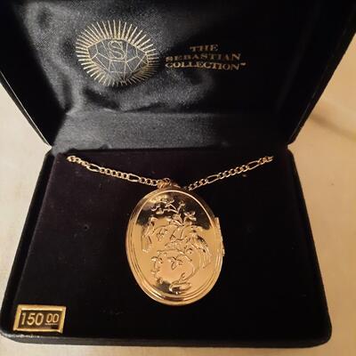 Gold Plated Necklace with Cameo Locket