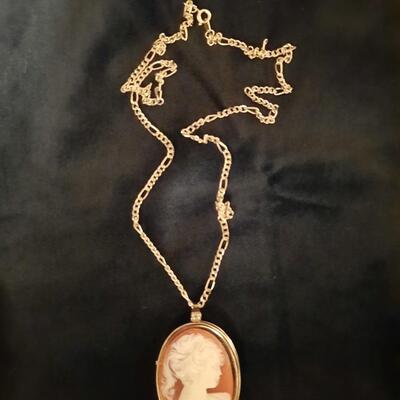 Gold Plated Necklace with Cameo Locket