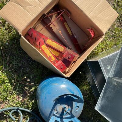 SH48 Three metal storage boxes, empty Freon tank roof foot supporters