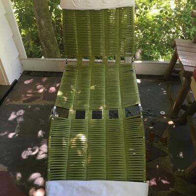Vintage 70â€™s tri folding lawn chair