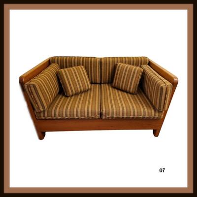 Handcrafted Cherry Settee (Loveseat)