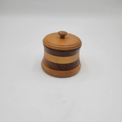 BEAUTIFUL 2 TONED WOOD CONTAINER