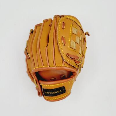 DECORATIVE LEATHER MITT