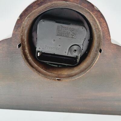 COLONIAL CLOCK COMPANY SMALL MANTLE CLOCK