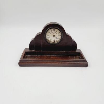 COLONIAL CLOCK COMPANY SMALL MANTLE CLOCK