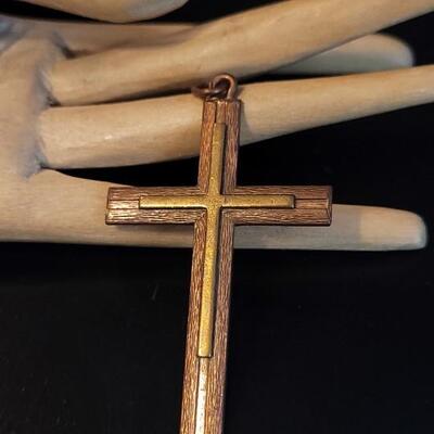 Lot 47: Vintage Collection of Assorted Religious Artifacts (Crosses and Figures)
