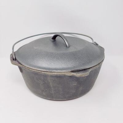 LODGE CAST IRON DUTCH OVEN 5QT