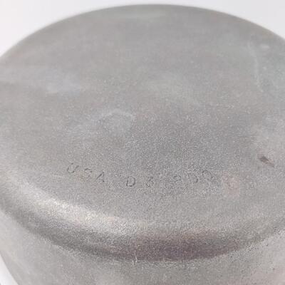LODGE CAST IRON DUTCH OVEN 5QT