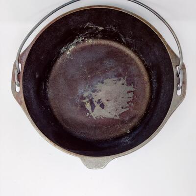 LODGE CAST IRON DUTCH OVEN 5QT