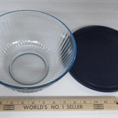 Pyrex Blue Ribbed Mixing Bowl With Matching Blue Lid