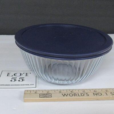 Pyrex Blue Ribbed Mixing Bowl With Matching Blue Lid