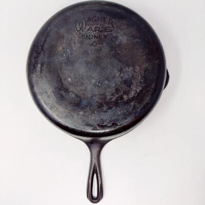 WAGNER WARE SIDNEY CAST IRON HINGED DOUBLE SKILLET