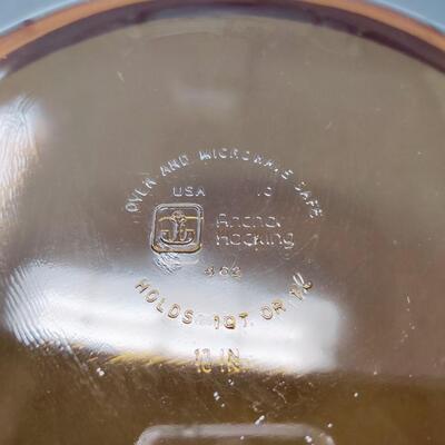 SET OF CLEAR PYREX AND AMBER ANCHOR HOCKING GLASS PIE PLATES