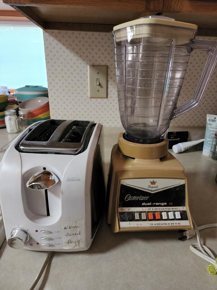 Vintage blender and toaster
