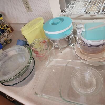 Miscellaneous Dishes and baking ware