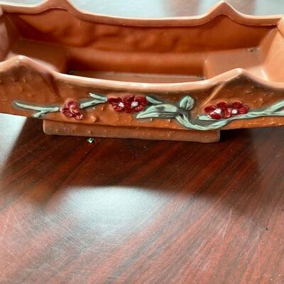 Vintage Roseville Pottery No. 752