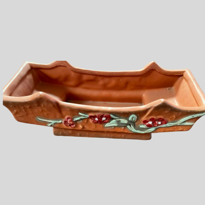 Vintage Roseville Pottery No. 752