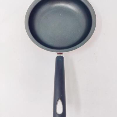 INVITATIONS 2PC SKILLET SET