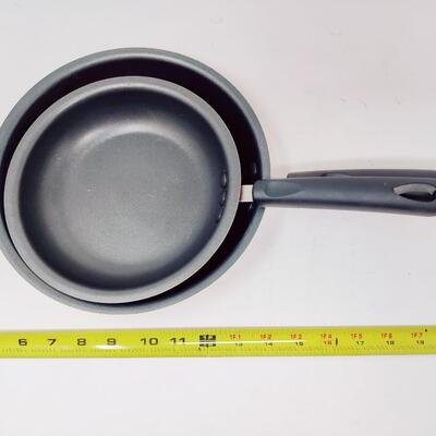 INVITATIONS 2PC SKILLET SET