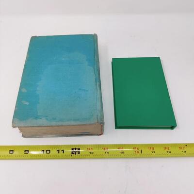 AMERICAN WOMAN COOKBOOK W/ GREEN MINI NOTEBOOK