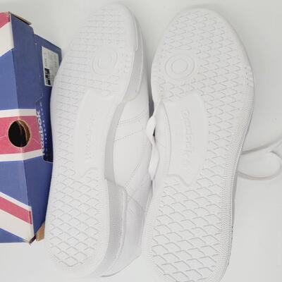WHITE REEBOK CLASSICS MENS SIZE 10