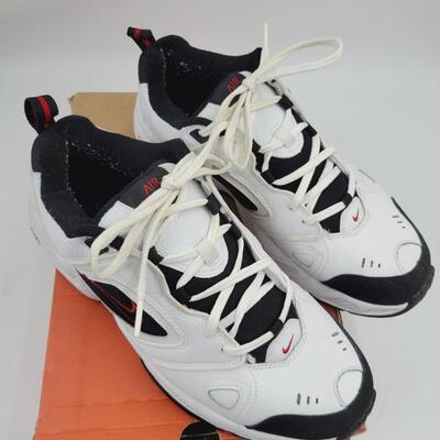 NIKE MONARCH II SHOES -MENS SIZE 10